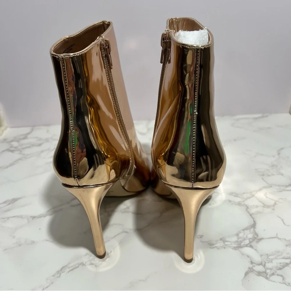 NIB Charles by‎ Charles David Rose Gold Metallic Ankle Boot -- 10
